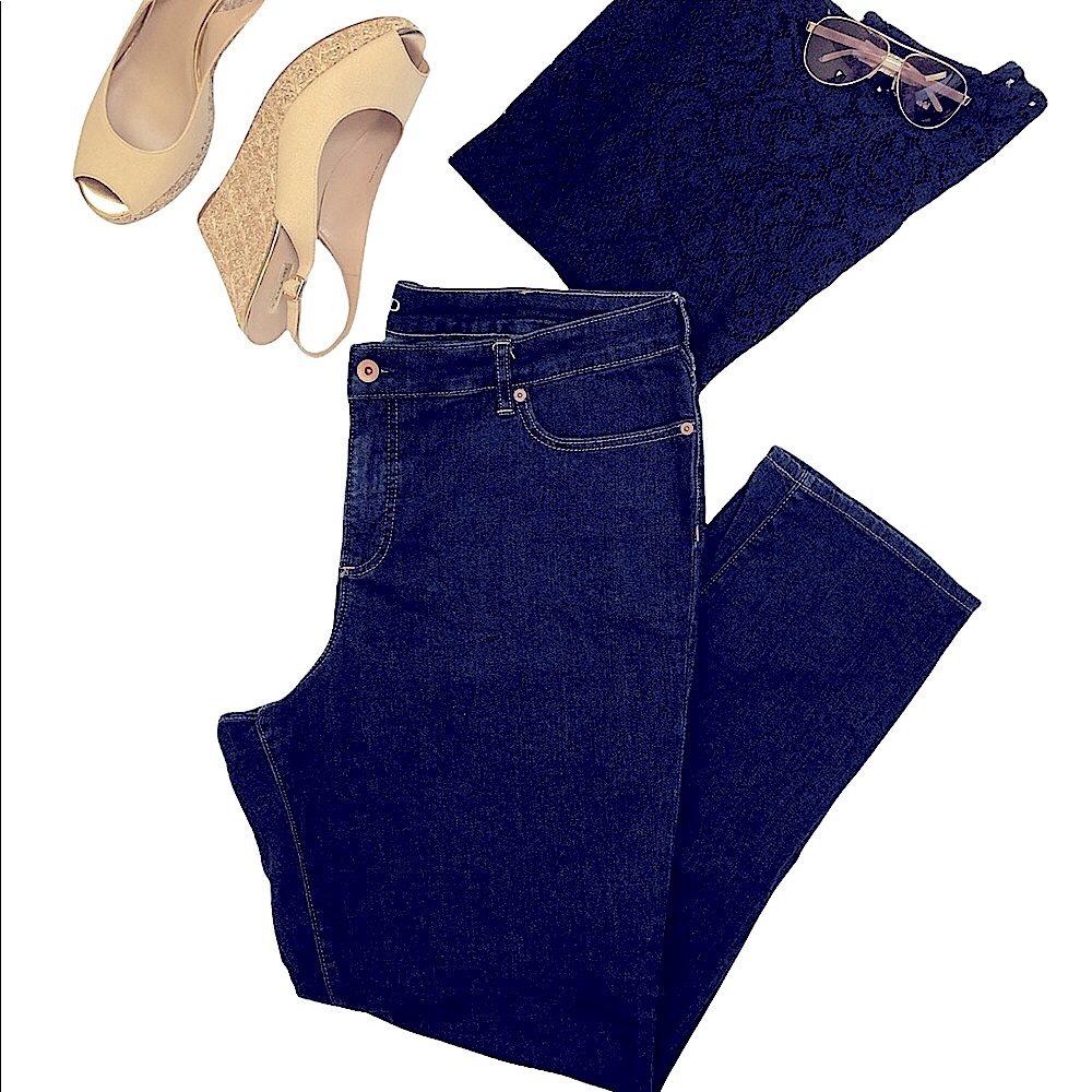 Lands’ End Slim Leg Mid Rise Jeans